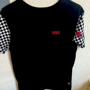 Checkered black VANS Tshirt cherry sleeves